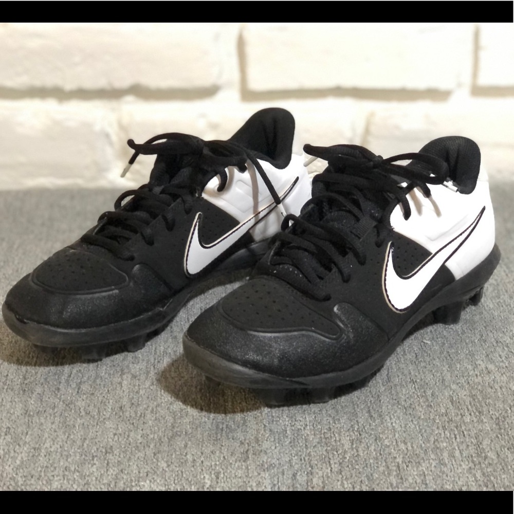 Nike Alpha Hurache Varsity Low Baseball Cleat